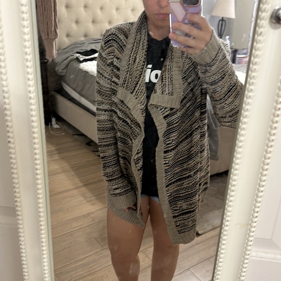 Cardigan - Picture 4 of 5